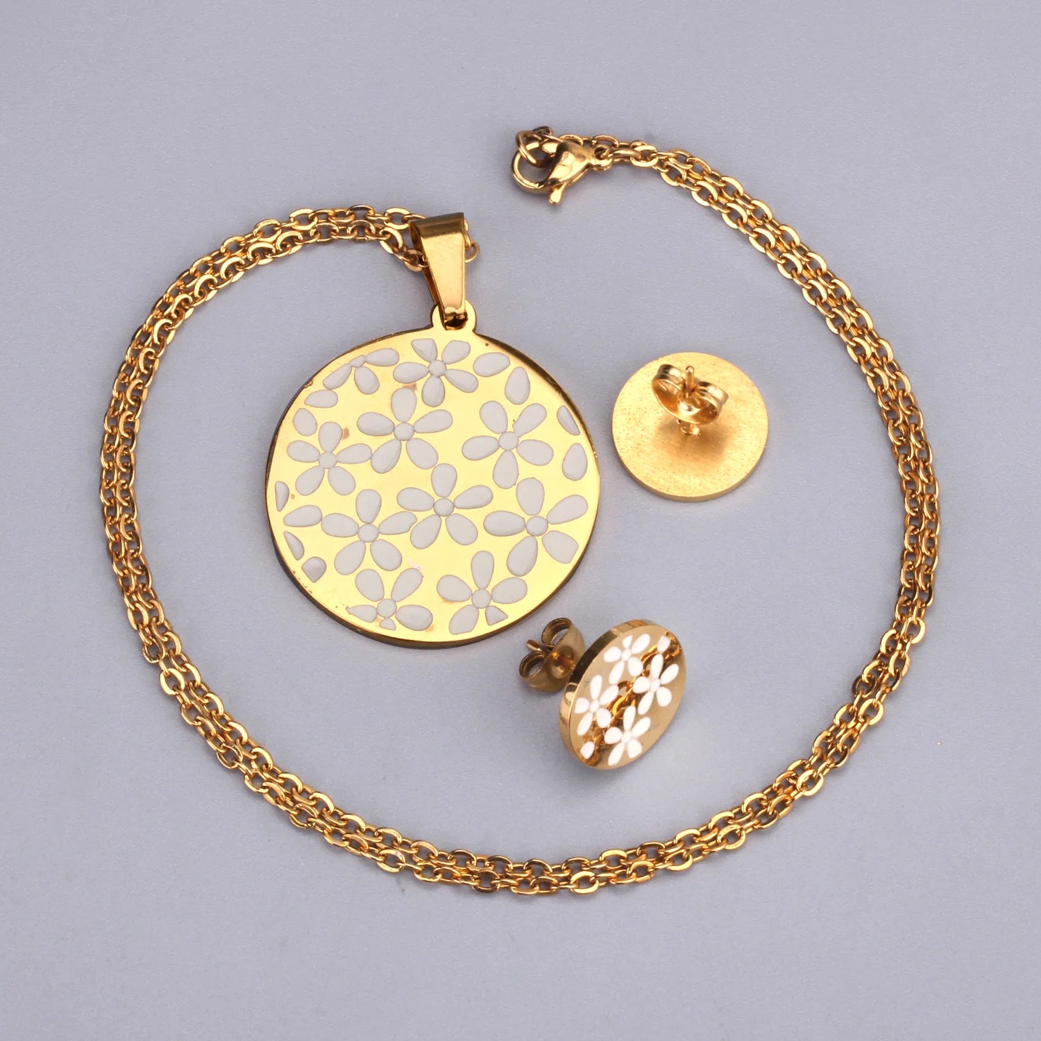 "JEWELRY" Gold-tone flower and shell pendant necklace and earring set; necklace and earring set, golden color flower shell pendant necklace and earrings, Brinco Jewelry, Valentine's Day Wholesale