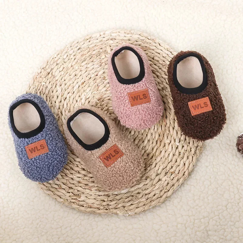 "CHAUSSURE" Pantoufles pour bébé en peluches, souples et antidérapantes, unisex