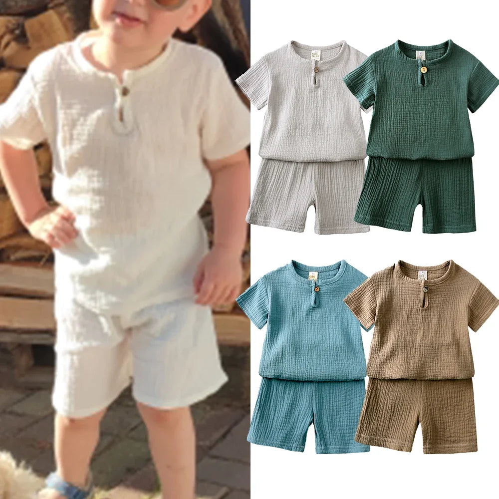 "VETEMENTS" Ensemble pour petits garçons et filles : T-shirt et short unis en coton et lin
