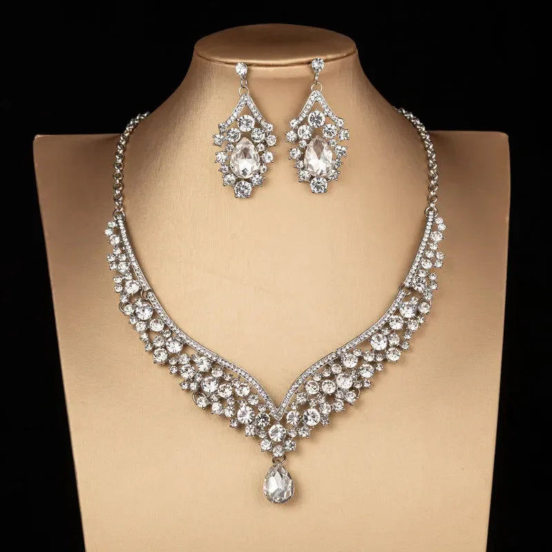 "JEWELRY" Luxury AB crystal choker necklace and earrings set, adorned with rhinestones; Luxury Crystal AB Color Choker Necklace Earrings Set Rhinestone Bridal Jewelry Sets for Bride Wedding Party Costume Jewelry Women