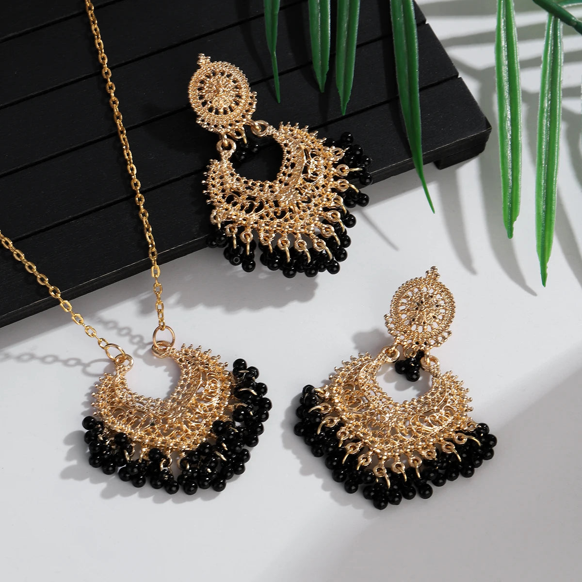 "BIJOUX" Parure de bijoux, style rétro, plaquée or, avec perles, boucles d'oreilles et collier