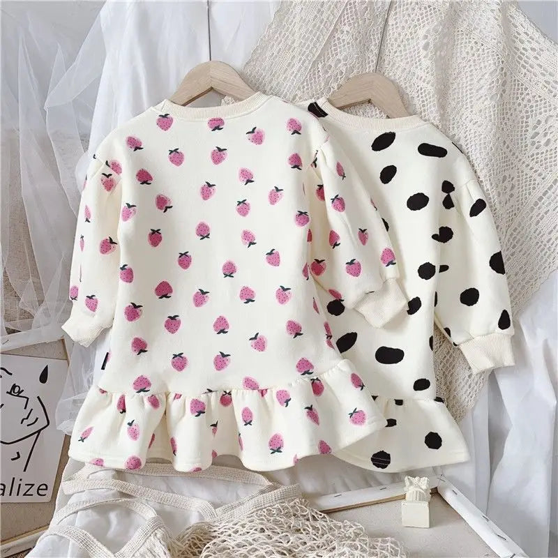 "VETEMENTS" Robe pour filles, motif fraises, collection printemps 2026, plissée et imprimée