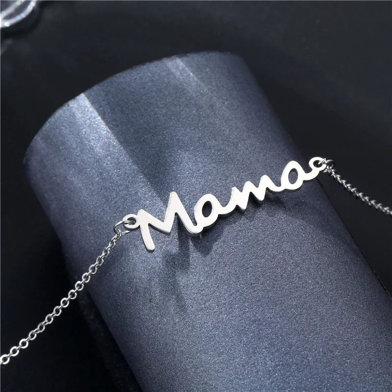 "JEWELRY" "Mom" pendant necklace for Mother's Day, with a name pendant. Mother's Day Mama Letter Pendant Necklace For Women Mom Nameplate Clavicle Chain Choker Stainless Steel Jewelry Minimal Gift
