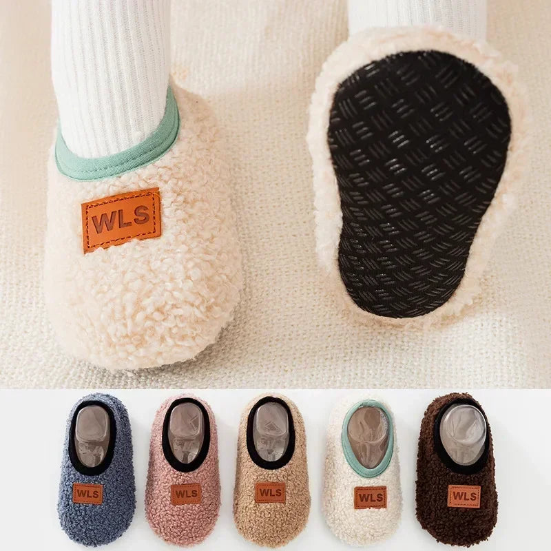 "CHAUSSURE" Pantoufles pour bébé en peluches, souples et antidérapantes, unisex