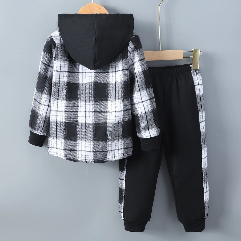 Men's and children's long sleeved checkered hooded suit