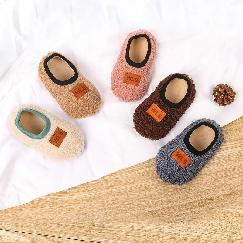 "CHAUSSURE" Pantoufles pour bébé en peluches, souples et antidérapantes, unisex